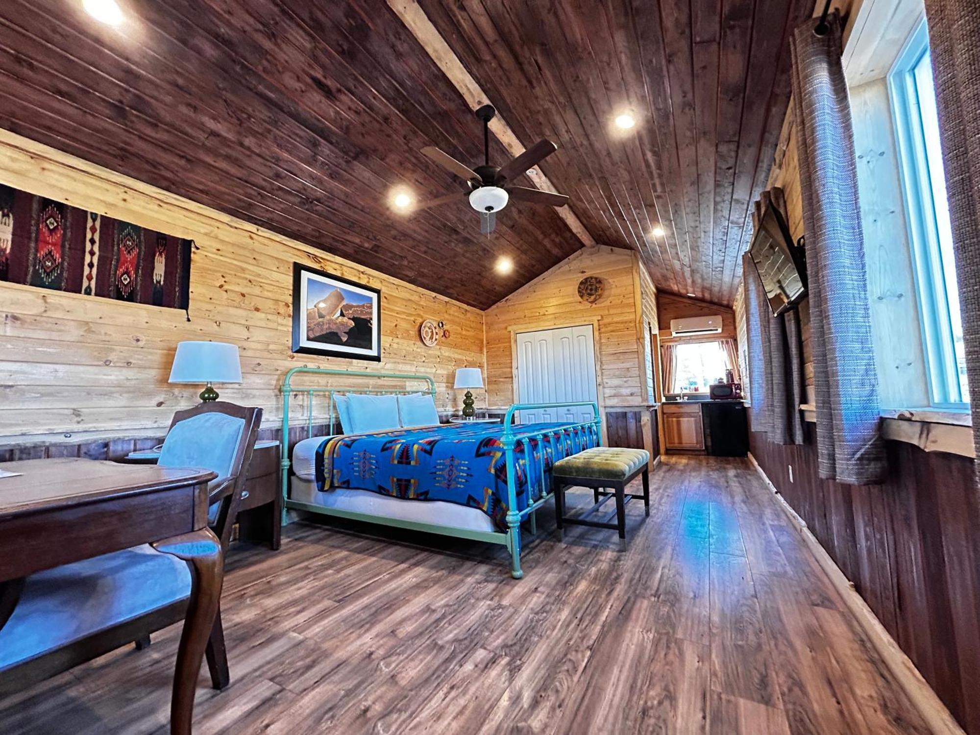 The Rim Rock Inn ทอร์รีย์ ภายนอก รูปภาพ