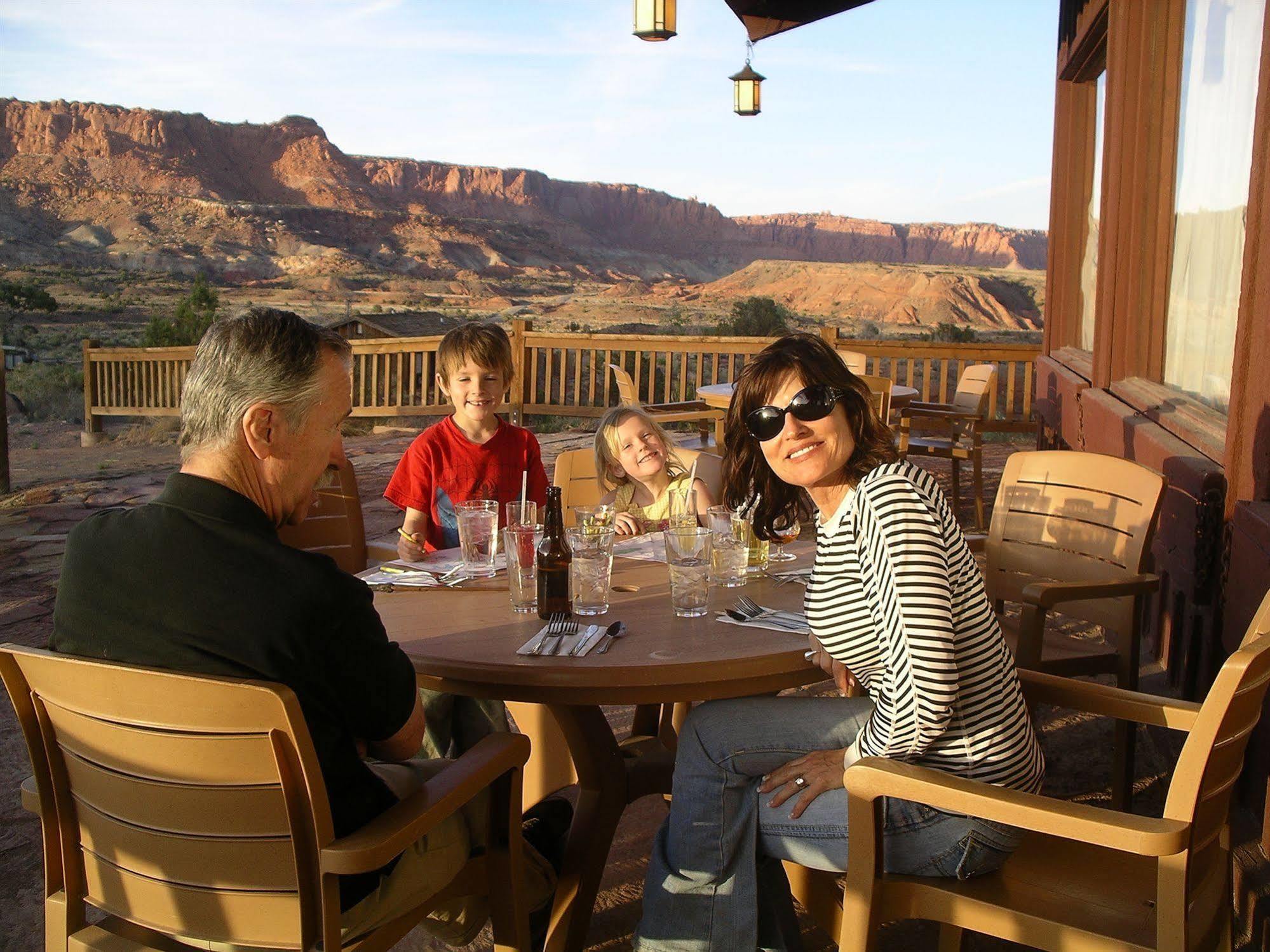 The Rim Rock Inn ทอร์รีย์ ภายนอก รูปภาพ